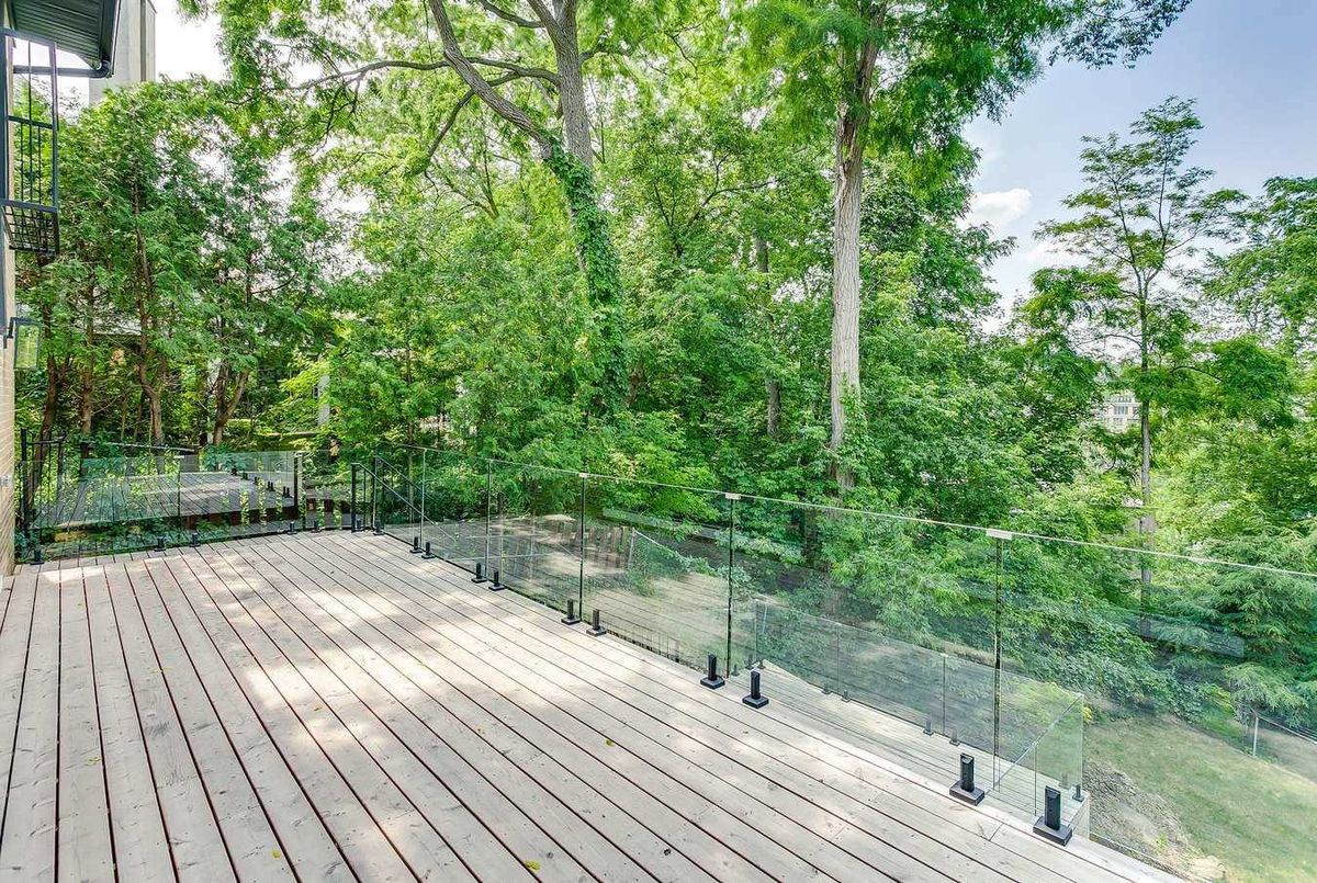 18 Donwoods Dr 18 Donwoods Dr Toronto