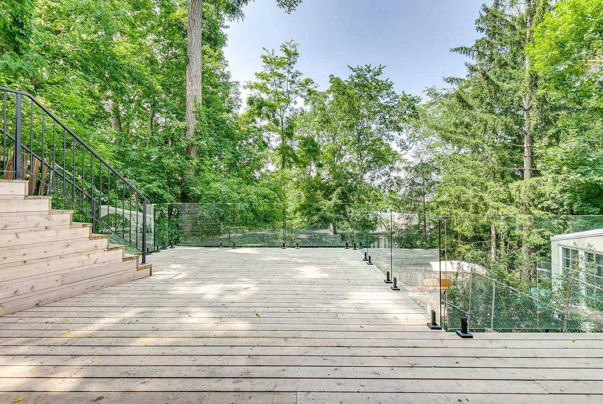 18 Donwoods Dr 18 Donwoods Dr Toronto