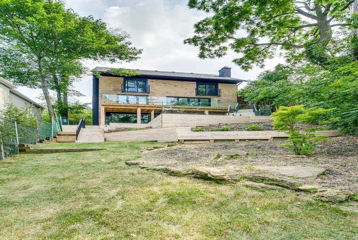 18 Donwoods Dr 18 Donwoods Dr Toronto