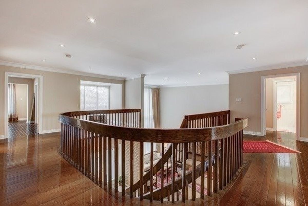 105 Garnier Crt 105 Garnier Crt Toronto