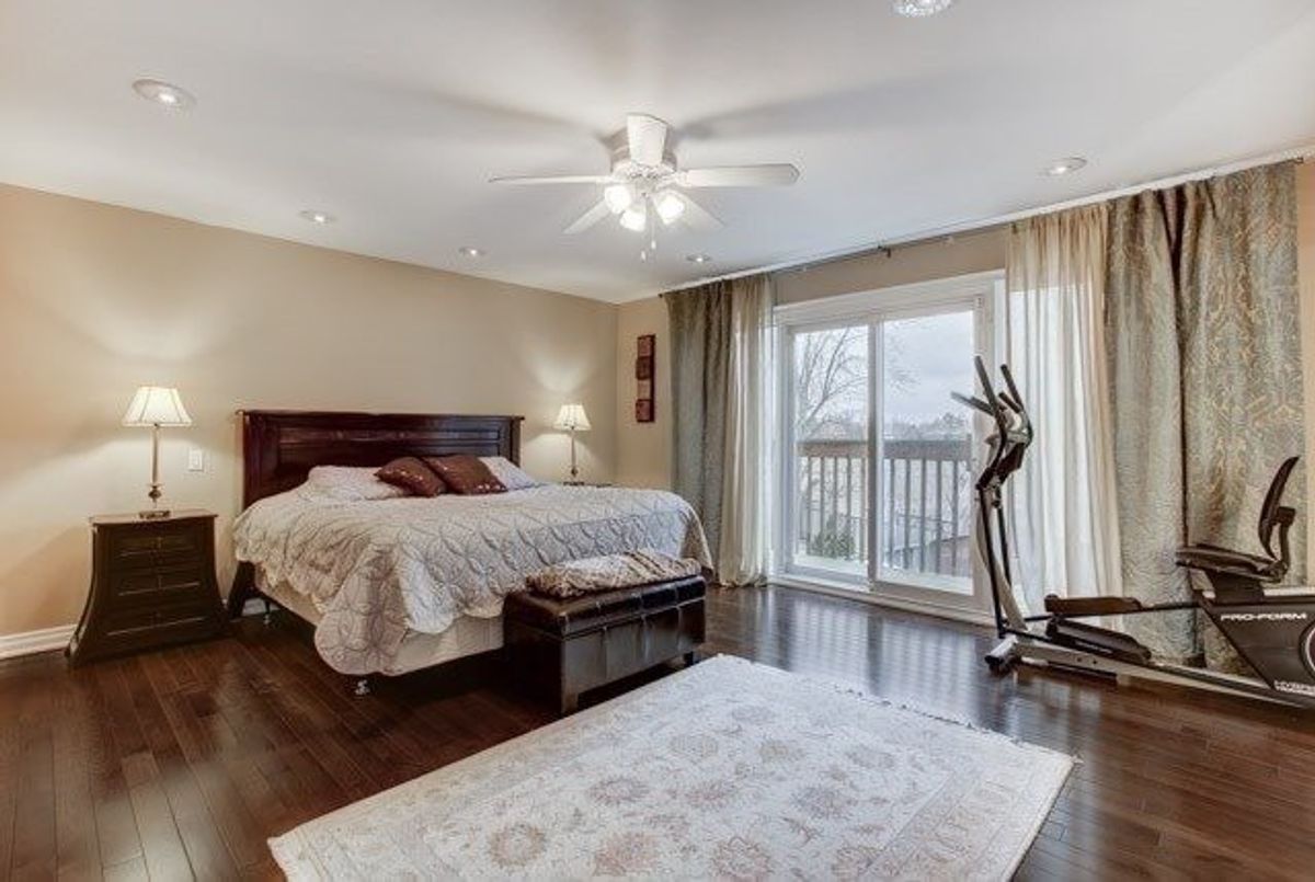 105 Garnier Crt 105 Garnier Crt Toronto