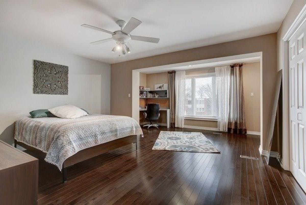 105 Garnier Crt 105 Garnier Crt Toronto