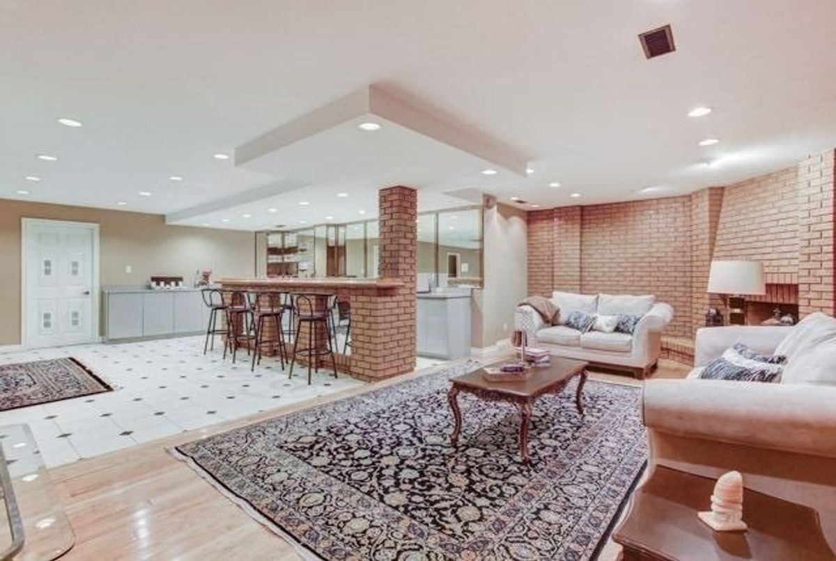 105 Garnier Crt 105 Garnier Crt Toronto