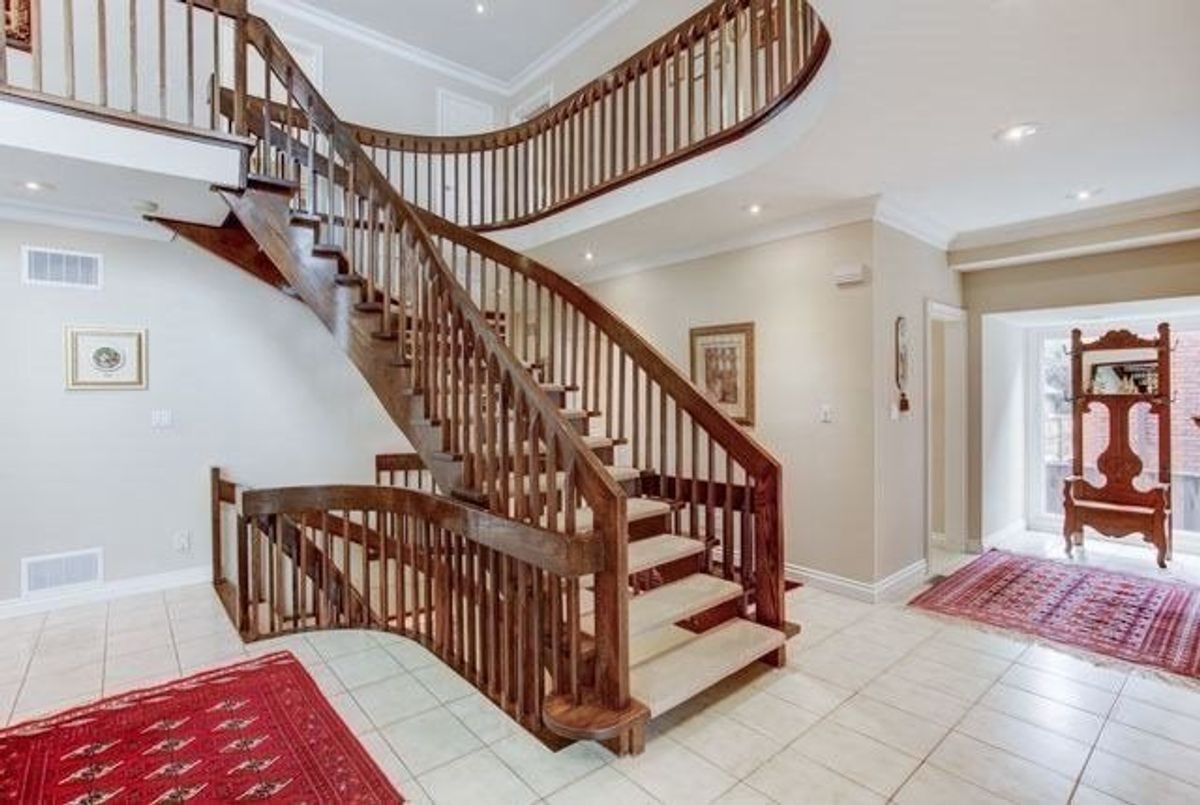 105 Garnier Crt 105 Garnier Crt Toronto