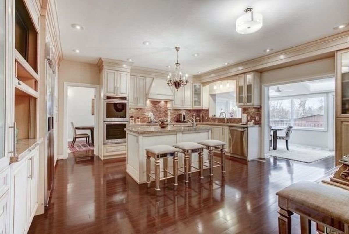 105 Garnier Crt 105 Garnier Crt Toronto