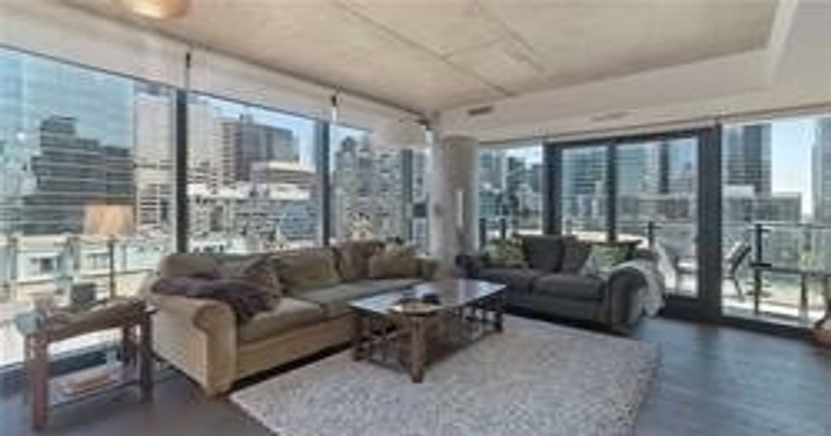 1004-224 King St W Toronto