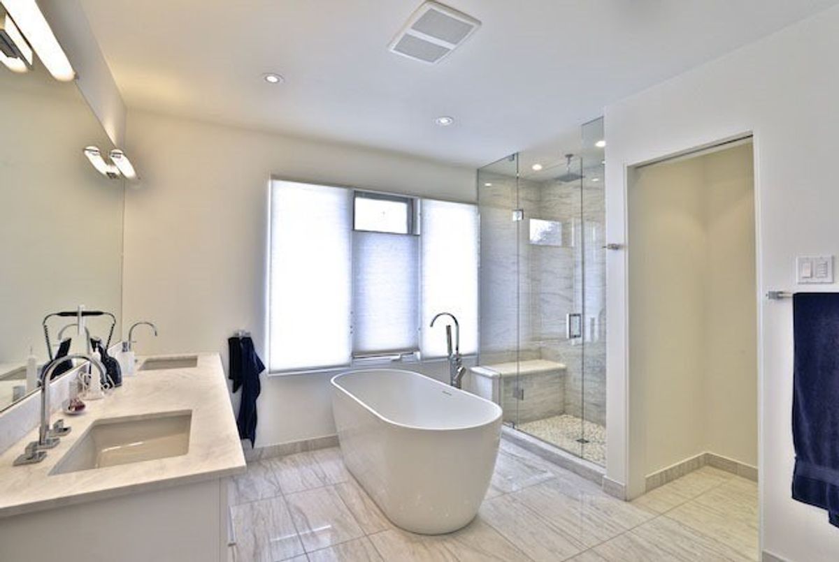 215 Lord Seaton Rd 215 Lord Seaton Rd Toronto