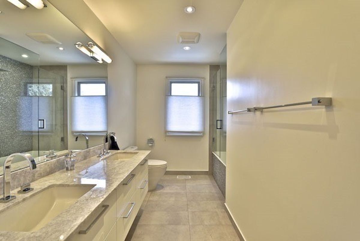 215 Lord Seaton Rd 215 Lord Seaton Rd Toronto