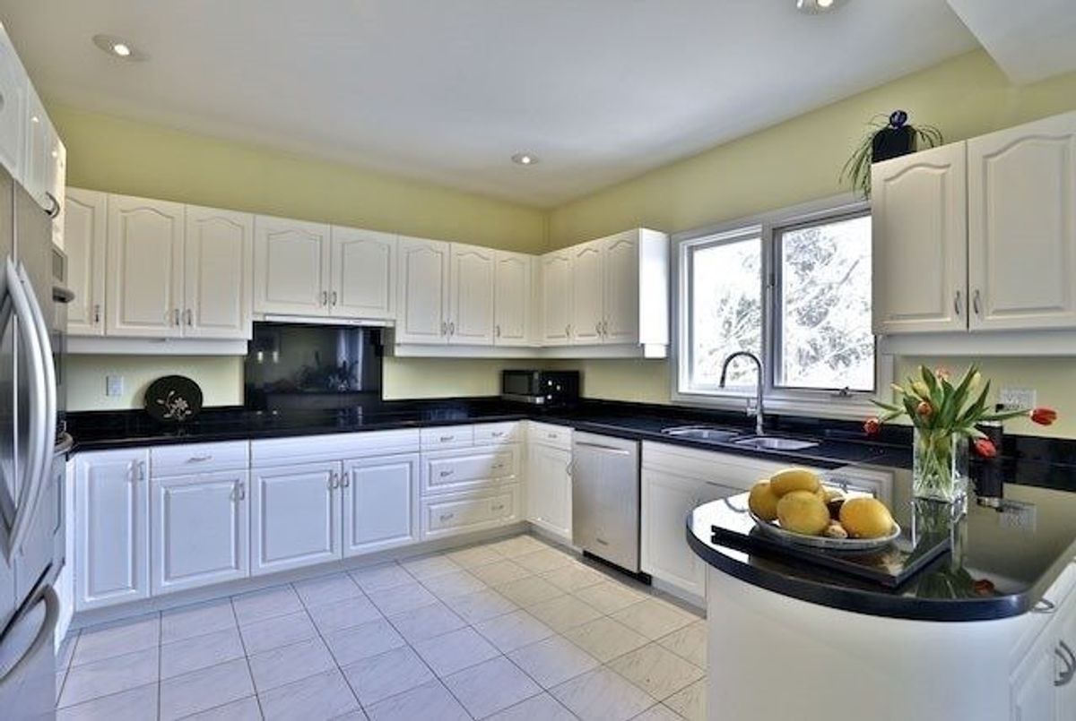 215 Lord Seaton Rd 215 Lord Seaton Rd Toronto