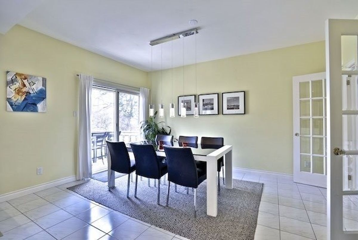 215 Lord Seaton Rd 215 Lord Seaton Rd Toronto
