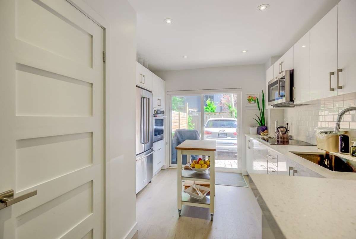 209 Marlborough Pl 209 Marlborough Pl Toronto
