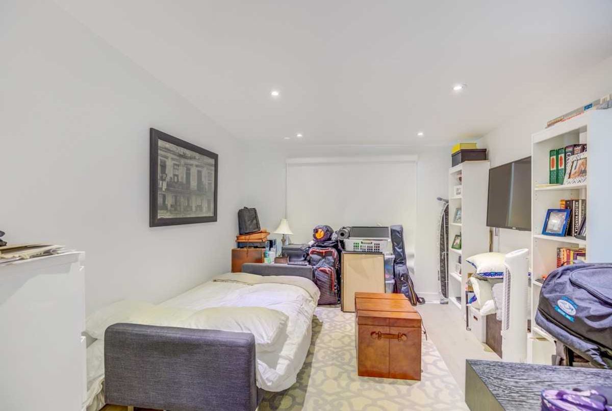 209 Marlborough Pl 209 Marlborough Pl Toronto