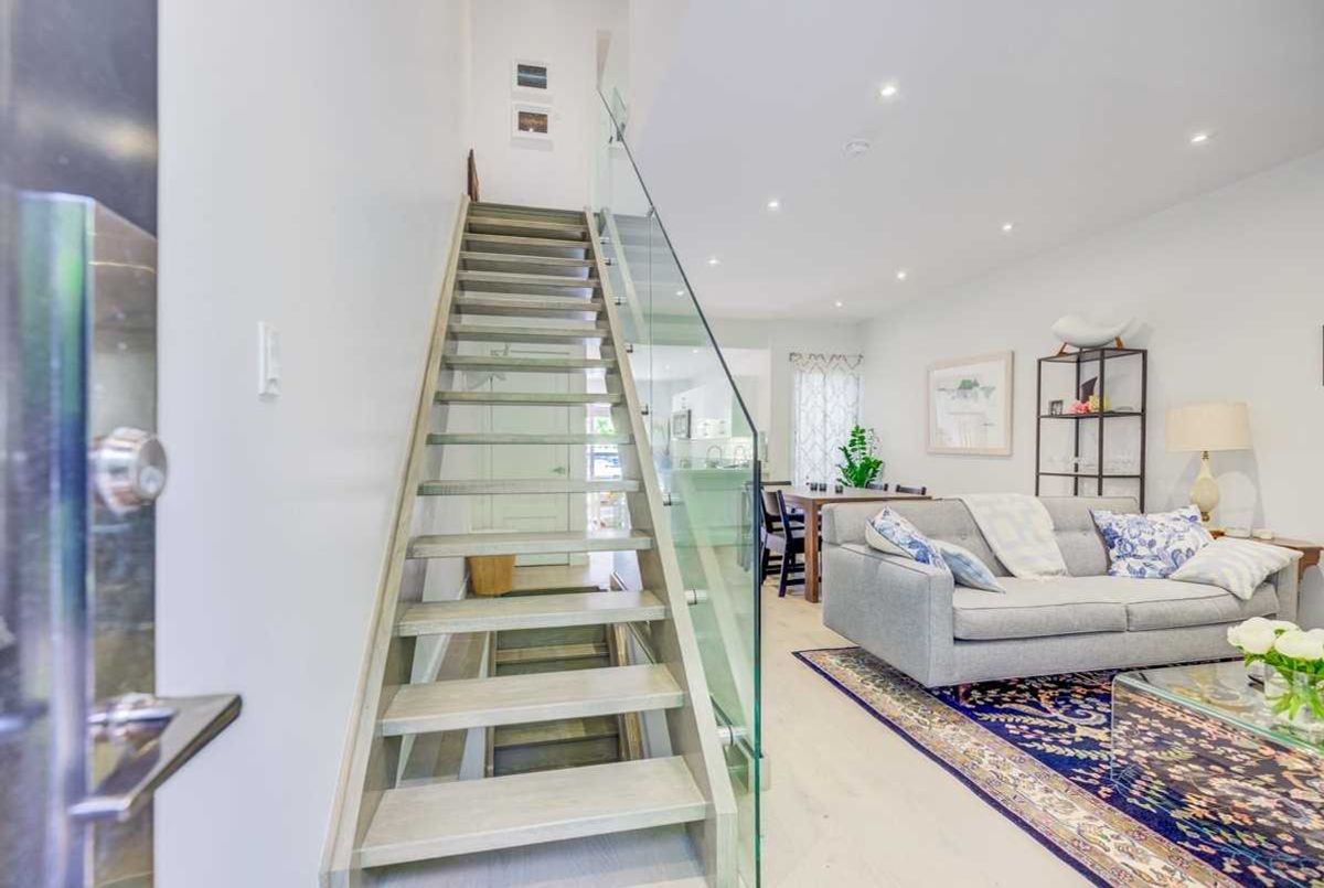 209 Marlborough Pl 209 Marlborough Pl Toronto