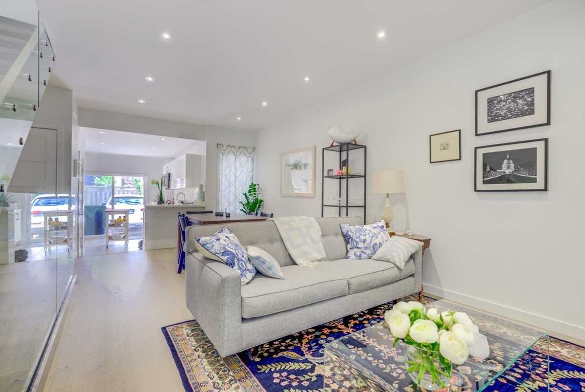 209 Marlborough Pl 209 Marlborough Pl Toronto