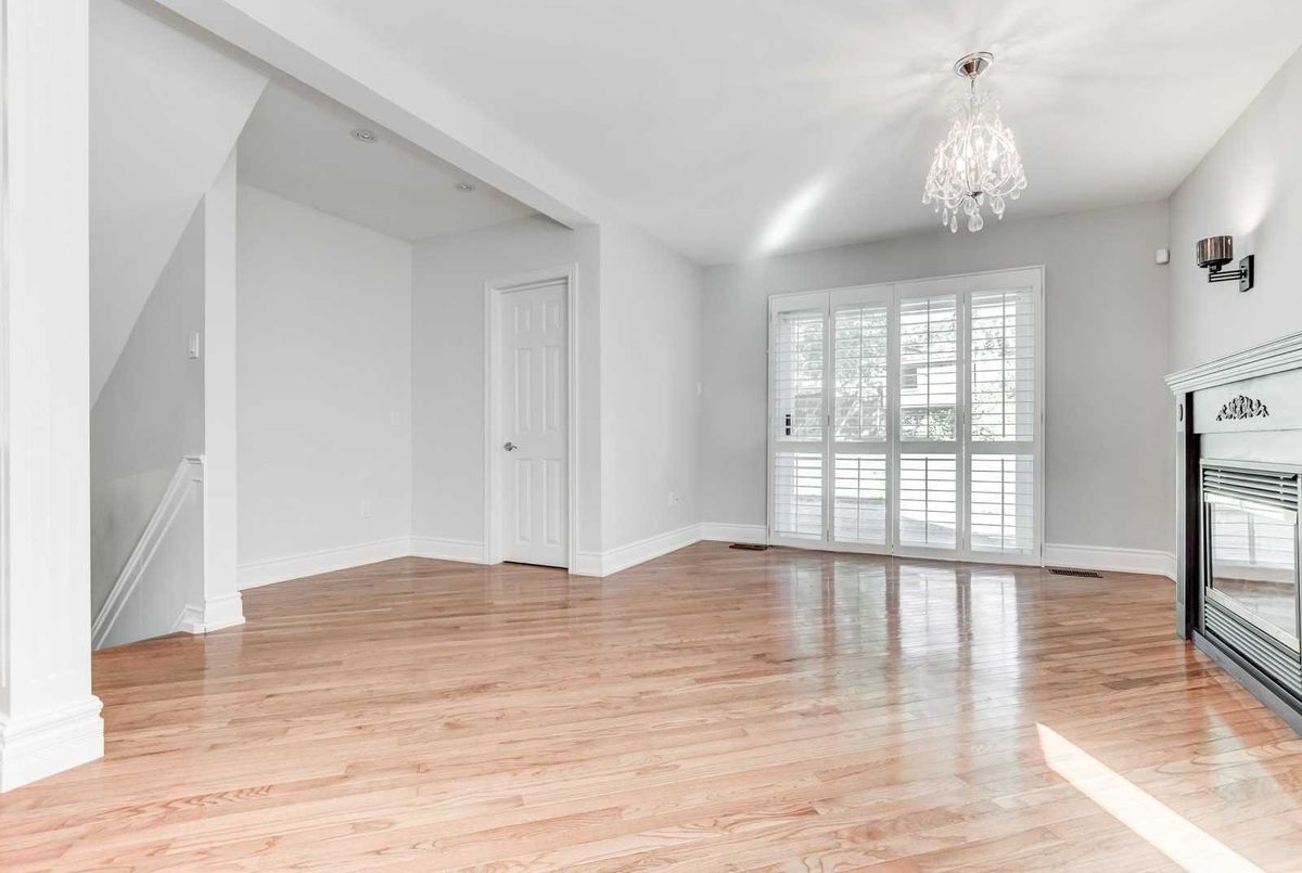 16 Davean Dr 16 Davean Dr Toronto
