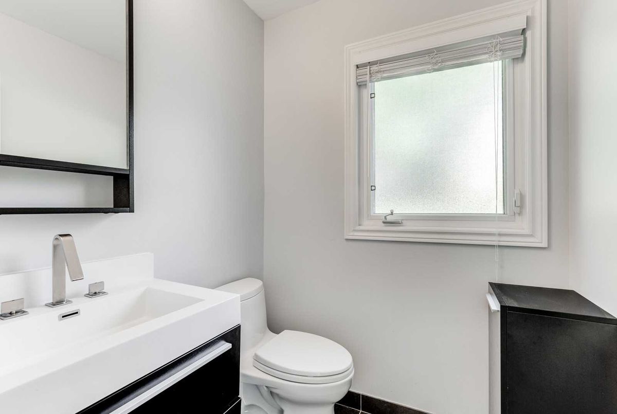 16 Davean Dr 16 Davean Dr Toronto