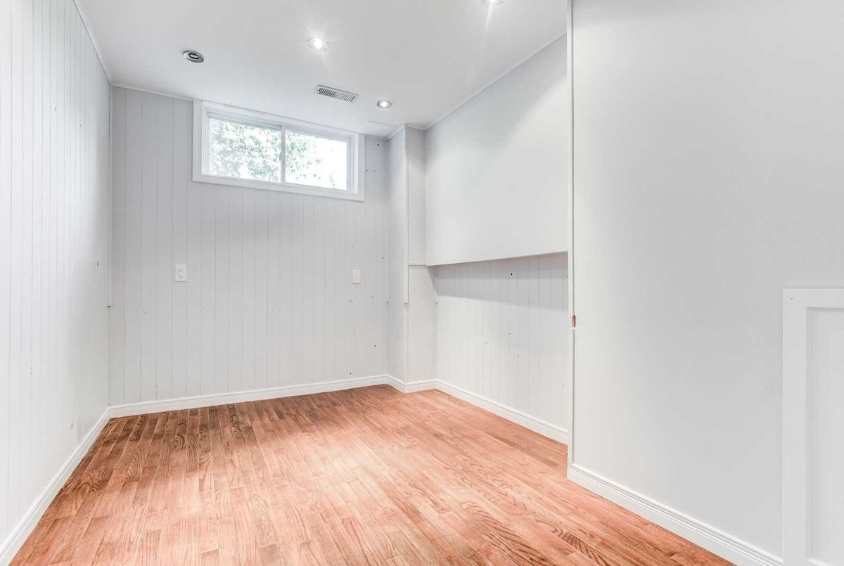 16 Davean Dr 16 Davean Dr Toronto