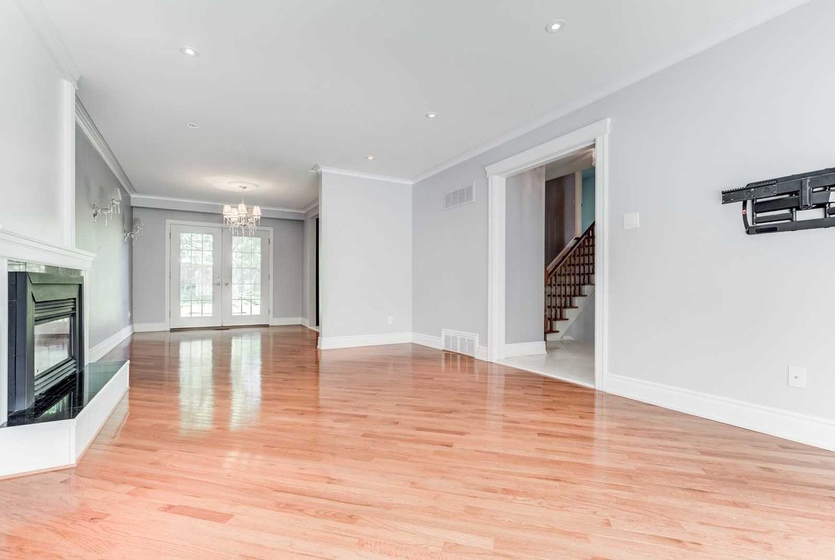 16 Davean Dr 16 Davean Dr Toronto