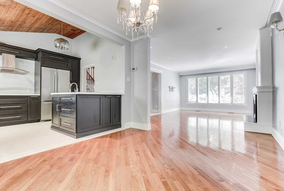 16 Davean Dr 16 Davean Dr Toronto