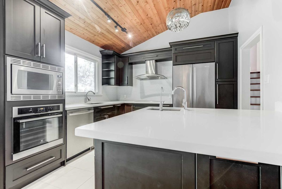 16 Davean Dr 16 Davean Dr Toronto