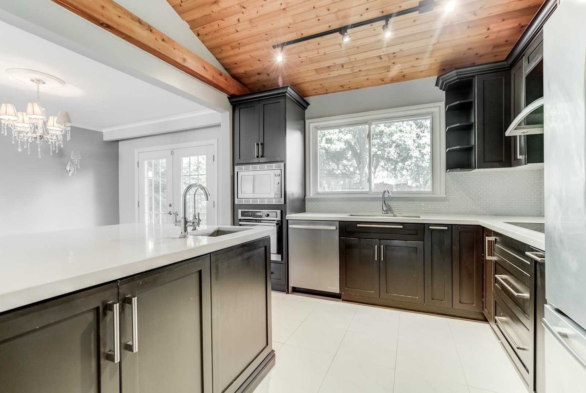 16 Davean Dr 16 Davean Dr Toronto