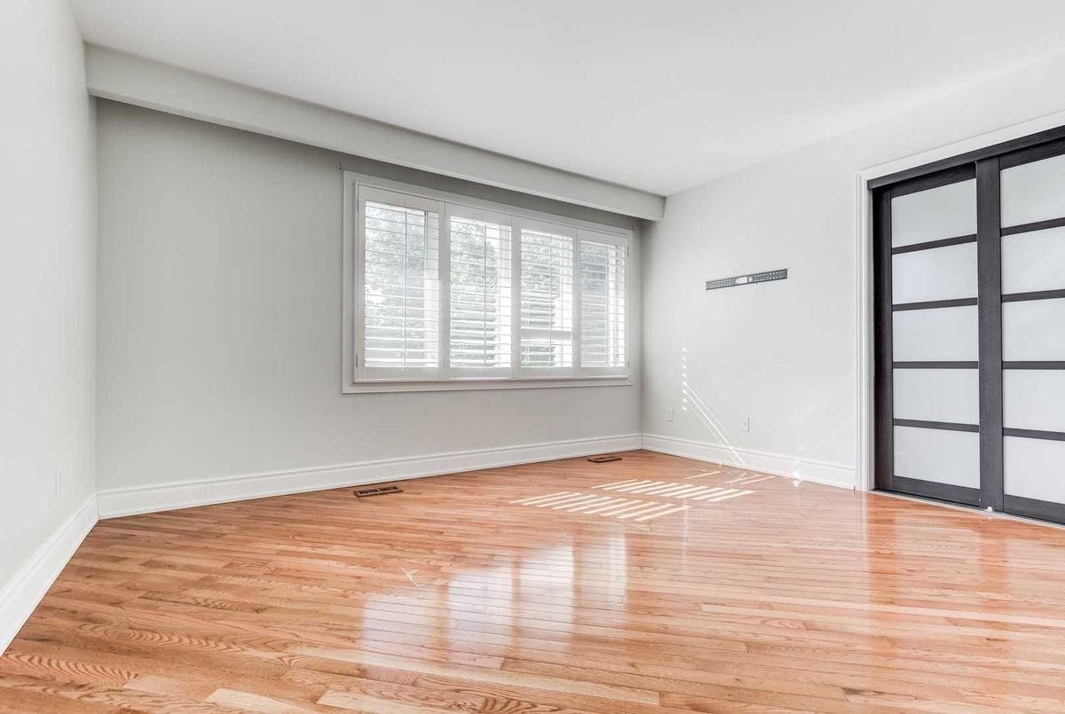 16 Davean Dr 16 Davean Dr Toronto