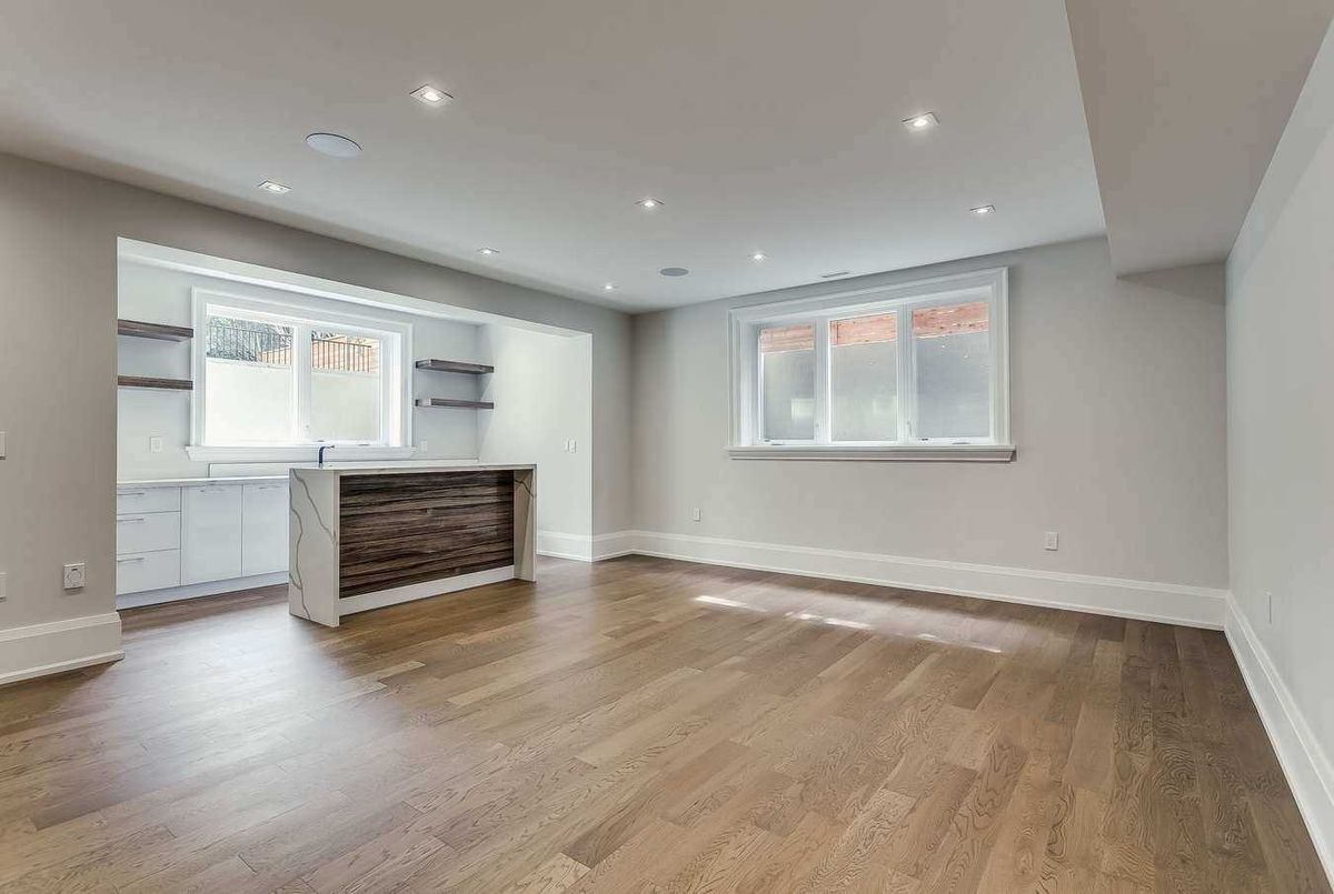 247 Lytton Blvd 247 Lytton Blvd Toronto