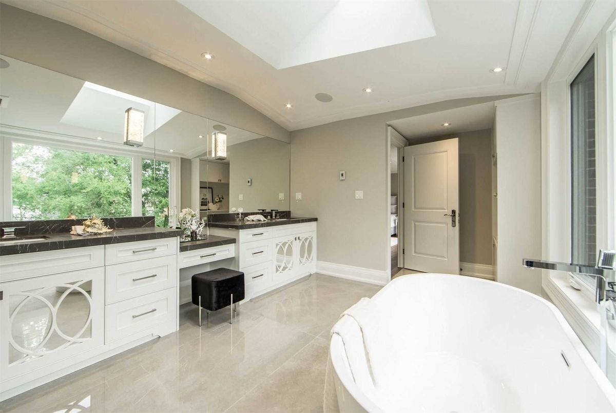 126 Anndale Dr 126 Anndale Dr Toronto