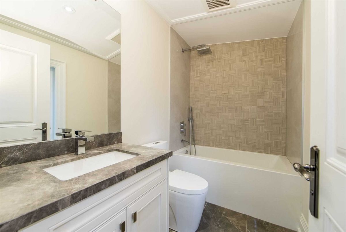 126 Anndale Dr 126 Anndale Dr Toronto