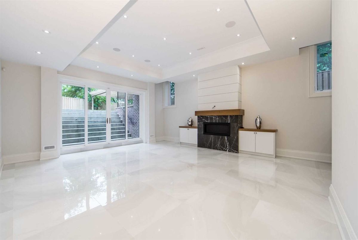 126 Anndale Dr 126 Anndale Dr Toronto