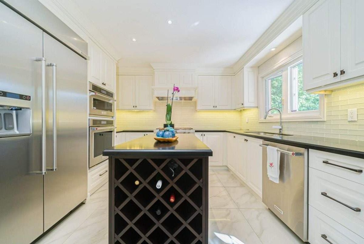 30 Breen Cres 30 Breen Cres Toronto