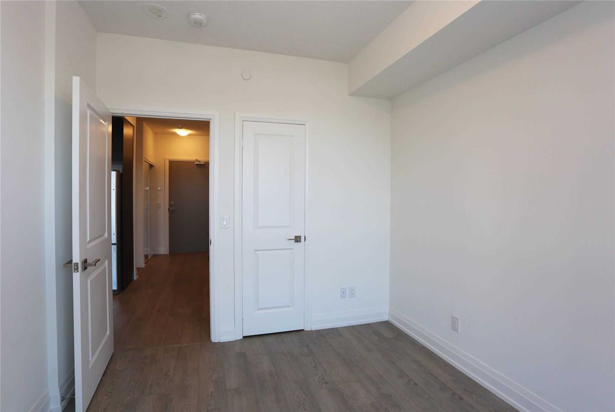 627-591 Sheppard Ave E 627-591 Sheppard Ave E Toronto