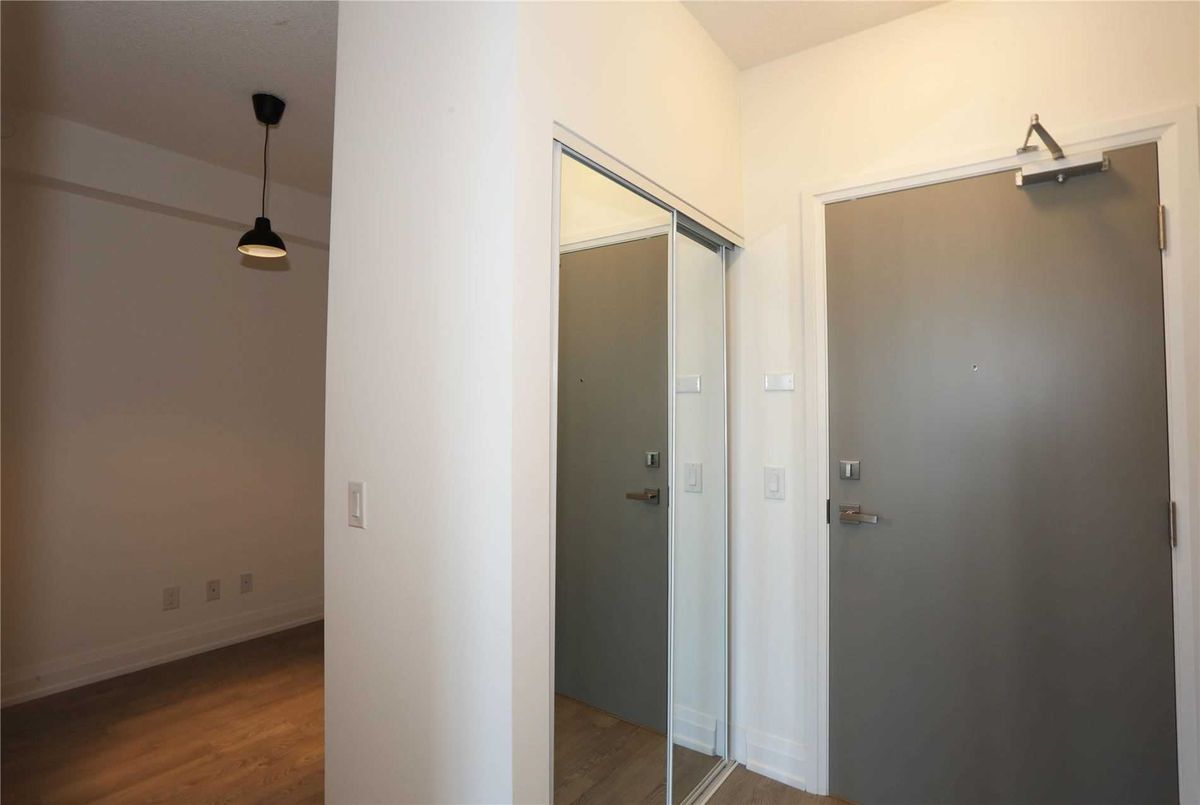 627-591 Sheppard Ave E 627-591 Sheppard Ave E Toronto