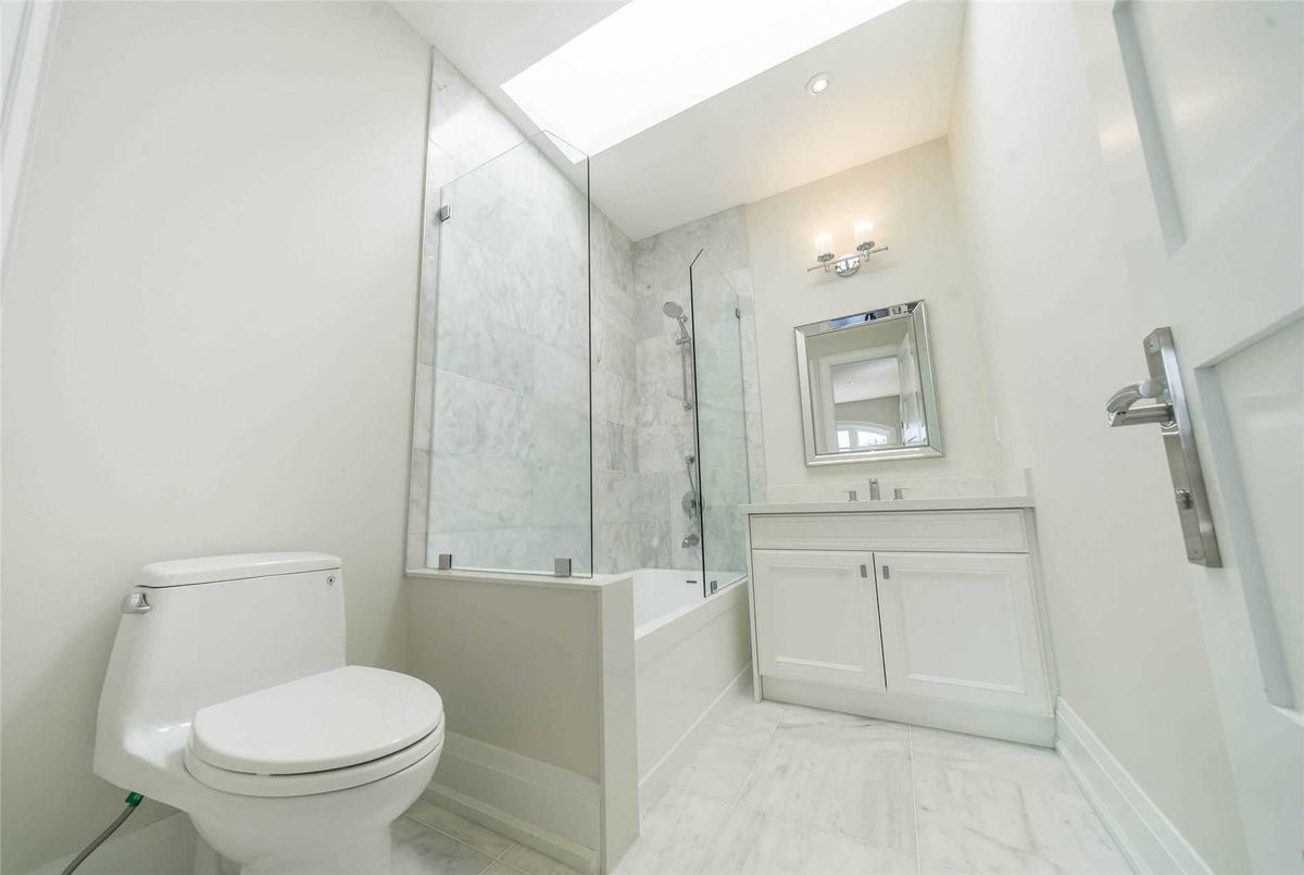 378B Horsham Ave 378B Horsham Ave Toronto
