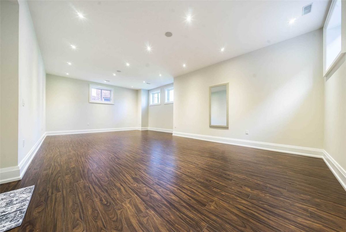 378B Horsham Ave 378B Horsham Ave Toronto