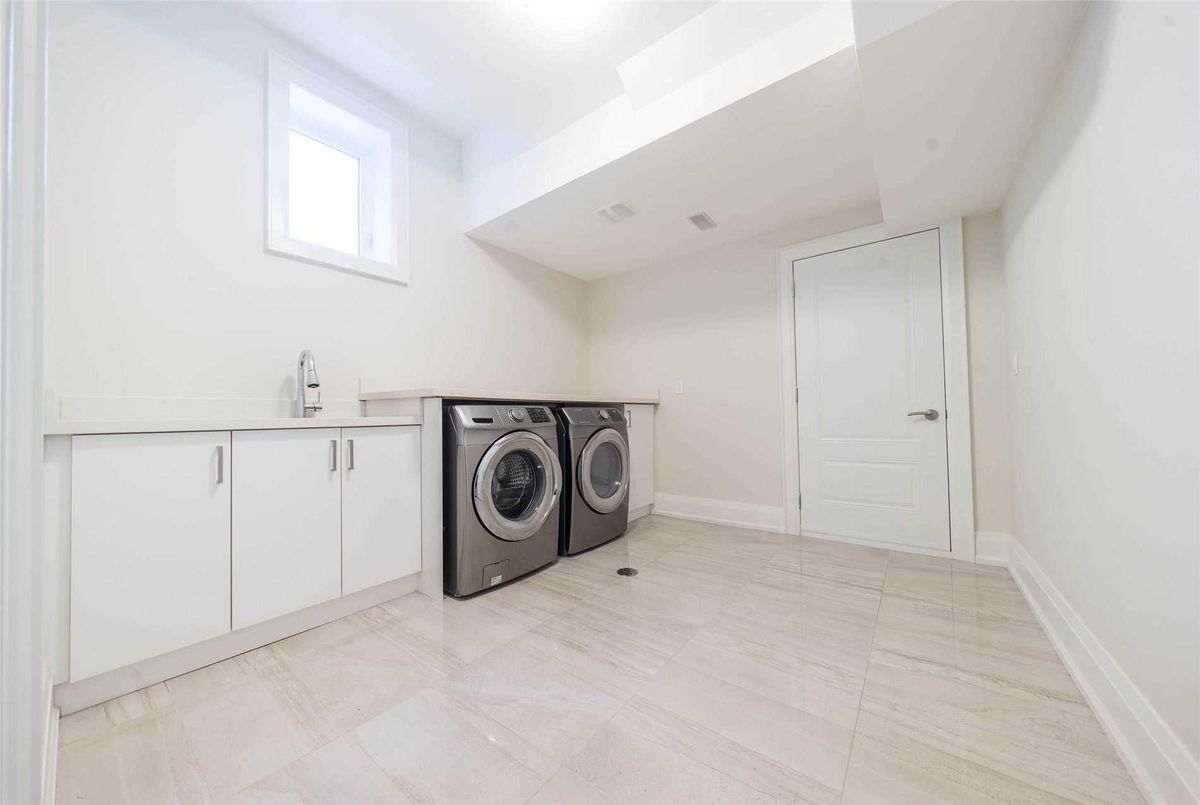378B Horsham Ave 378B Horsham Ave Toronto