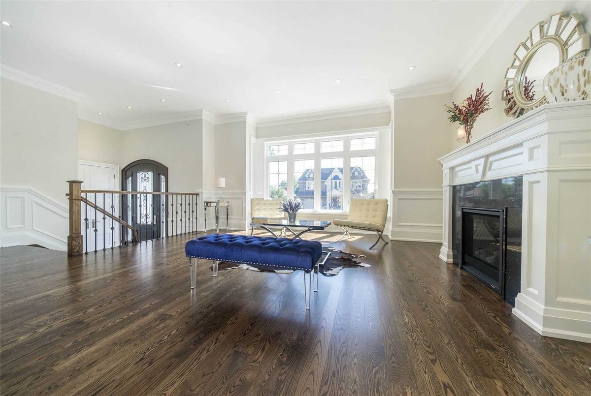 378B Horsham Ave 378B Horsham Ave Toronto