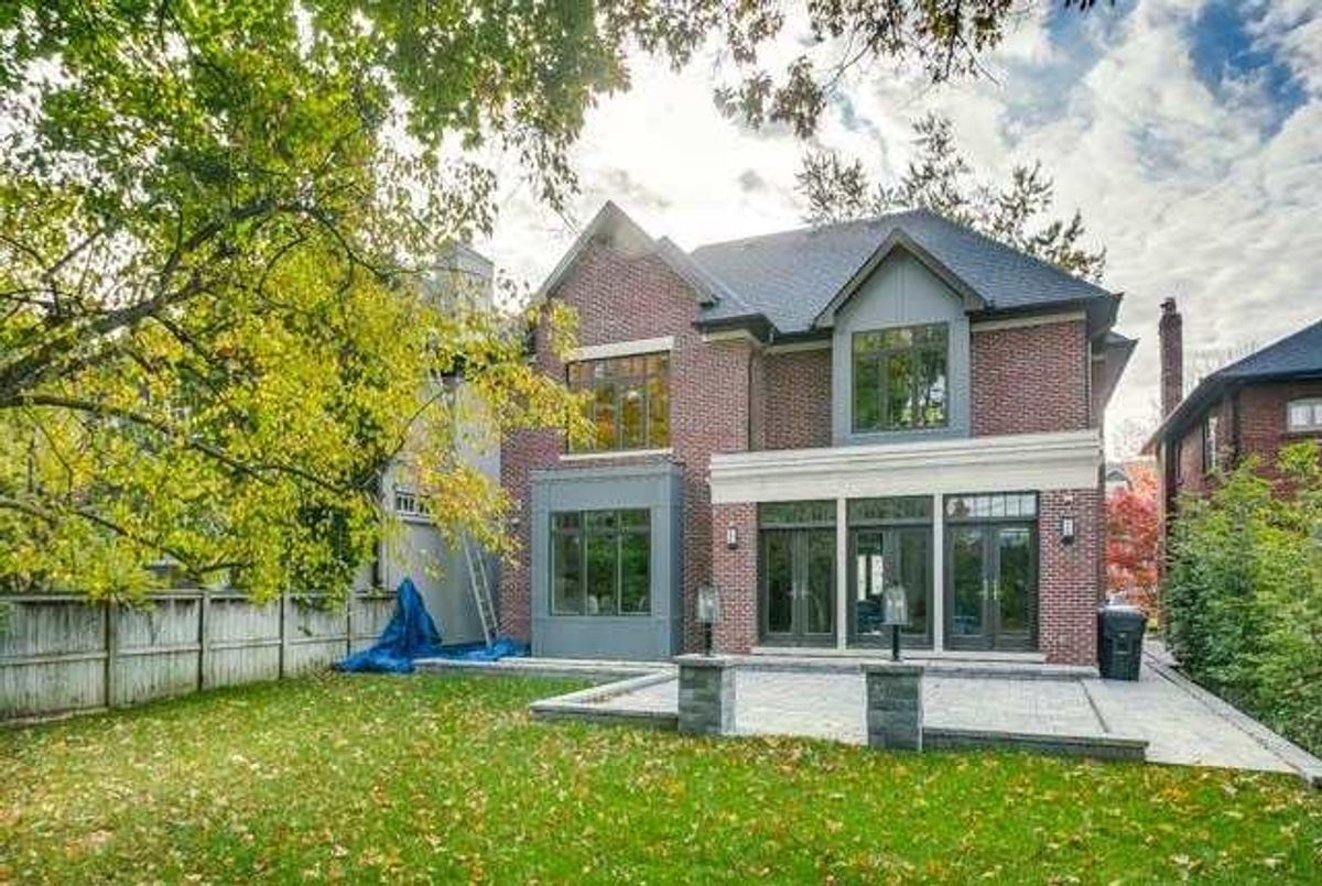198 Strathallan Blvd 198 Strathallan Blvd Toronto