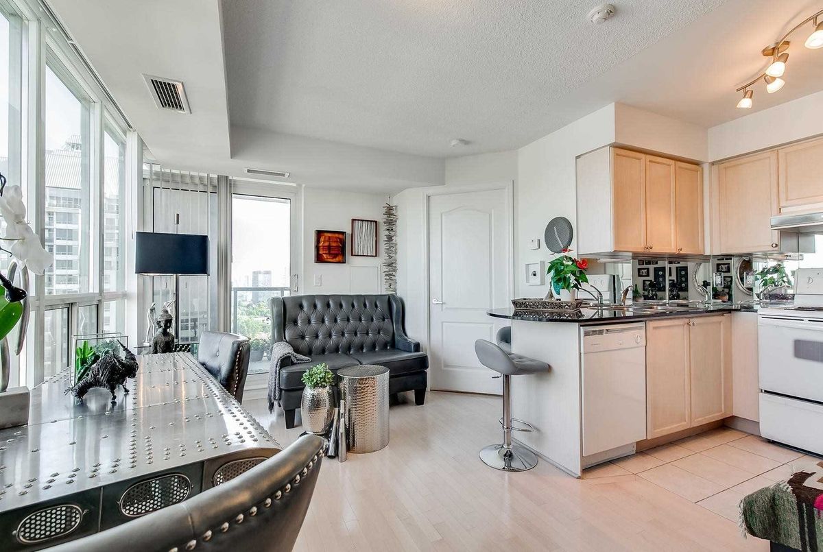 1402-17 Barberry Pl 1402-17 Barberry Pl Toronto