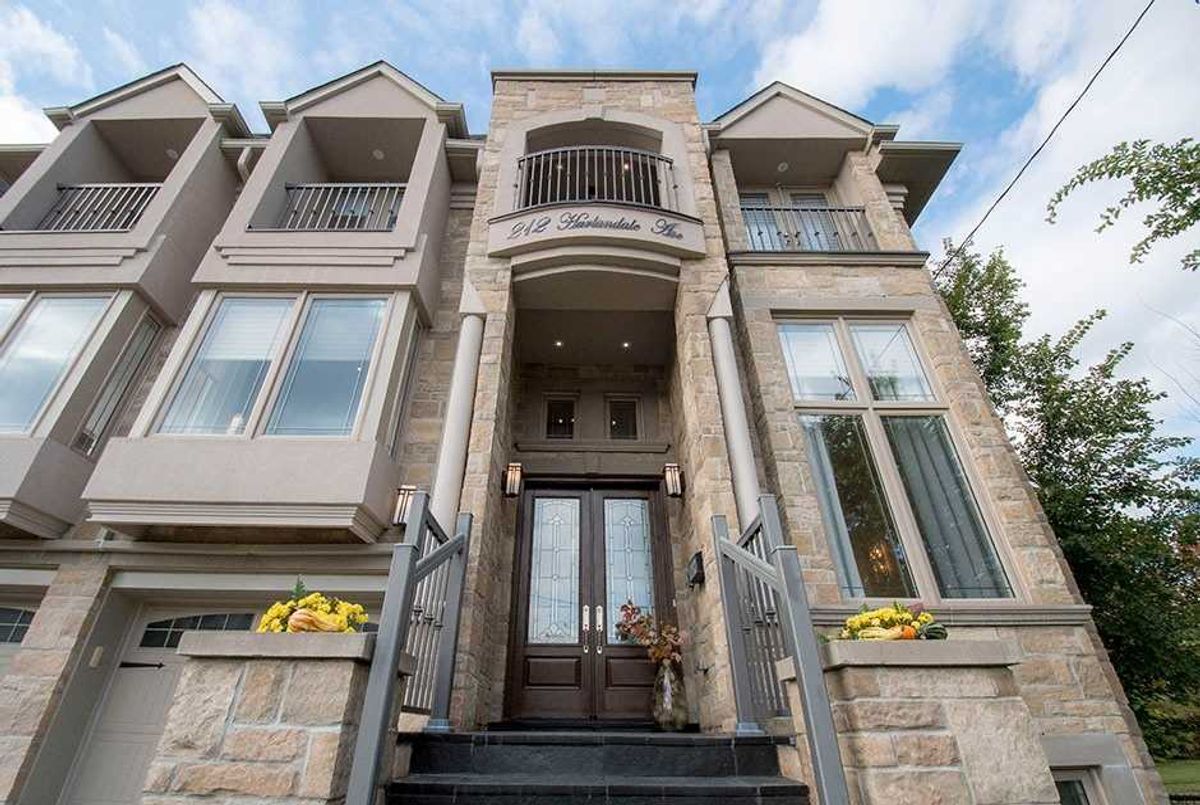 212 Harlandale Ave 212 Harlandale Ave Toronto