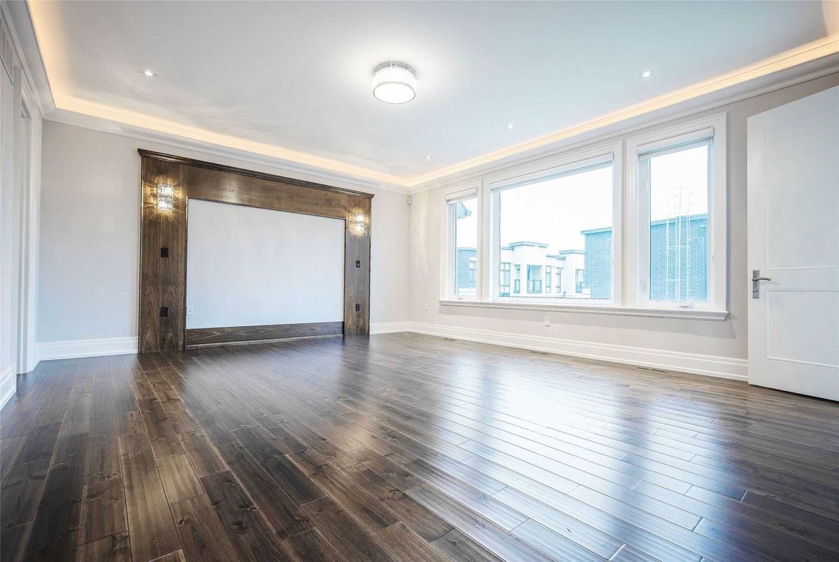 18 Greenview Ave 18 Greenview Ave Toronto