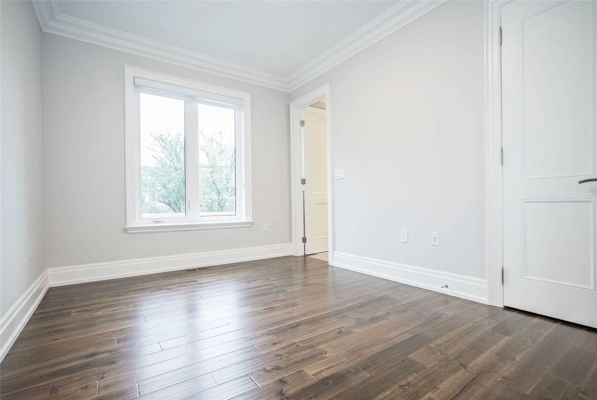 18 Greenview Ave 18 Greenview Ave Toronto