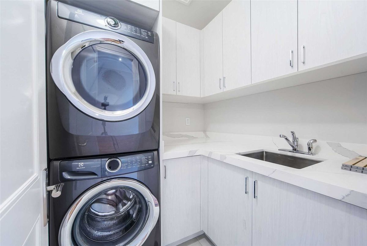 18 Greenview Ave 18 Greenview Ave Toronto