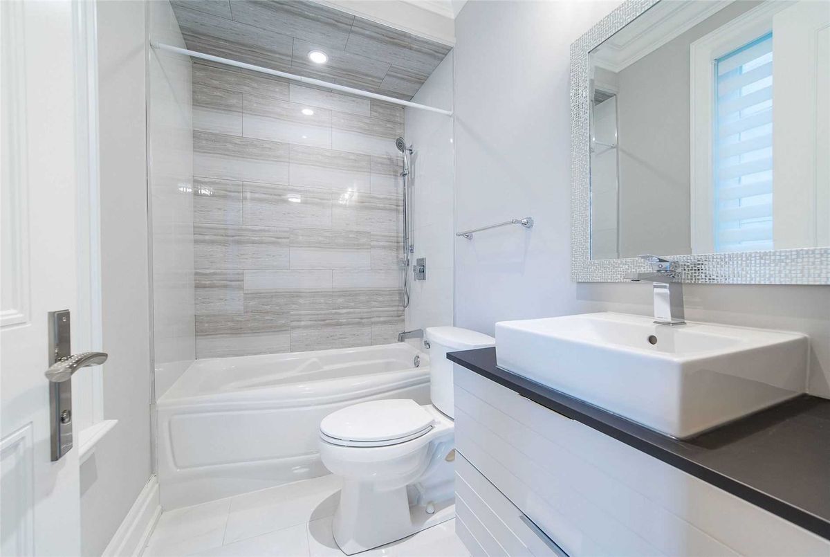 18 Greenview Ave 18 Greenview Ave Toronto