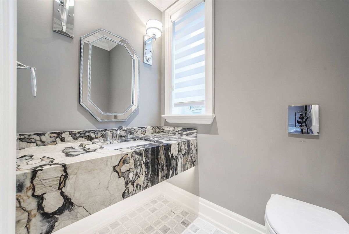 18 Greenview Ave 18 Greenview Ave Toronto