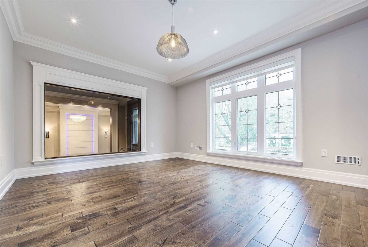 18 Greenview Ave 18 Greenview Ave Toronto