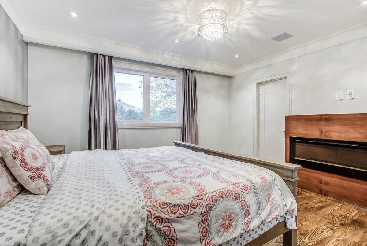 9 Waring Crt 9 Waring Crt Toronto