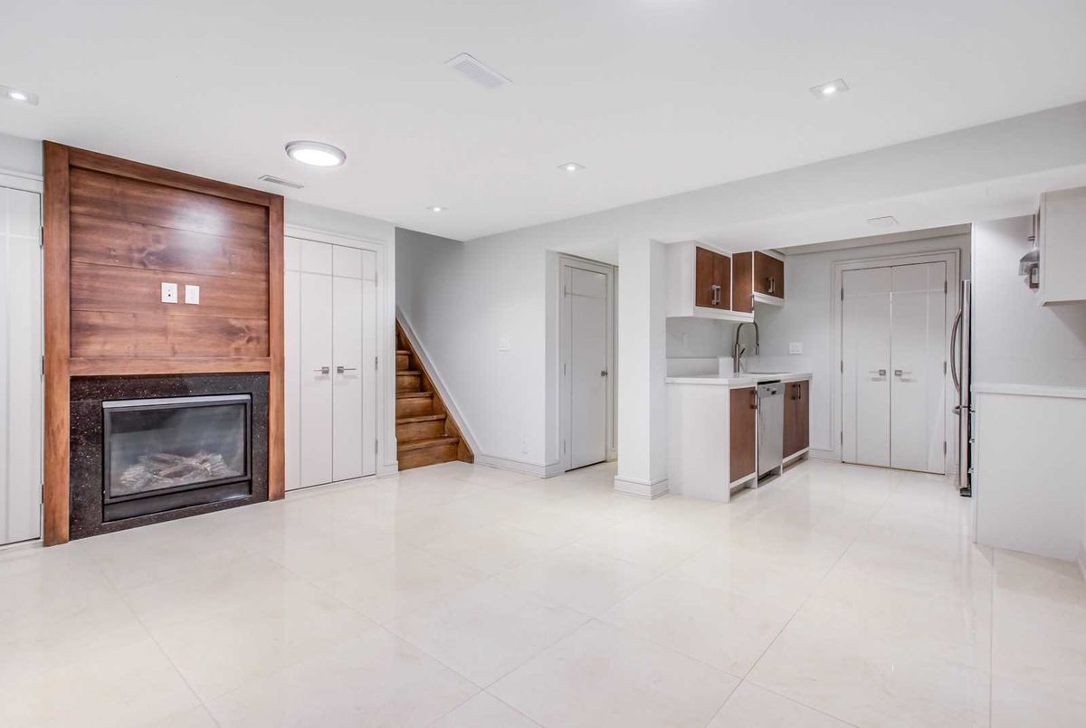 9 Waring Crt 9 Waring Crt Toronto