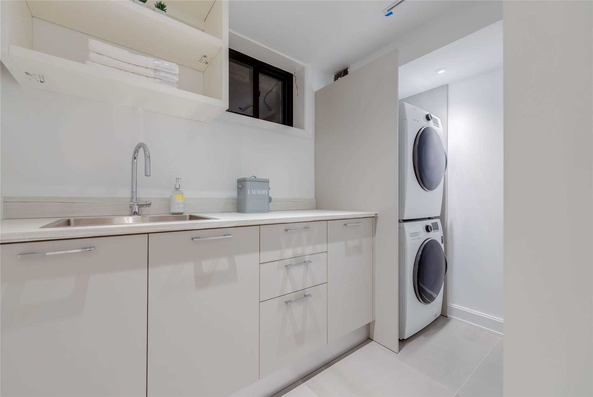 218 Woburn Ave 218 Woburn Ave Toronto