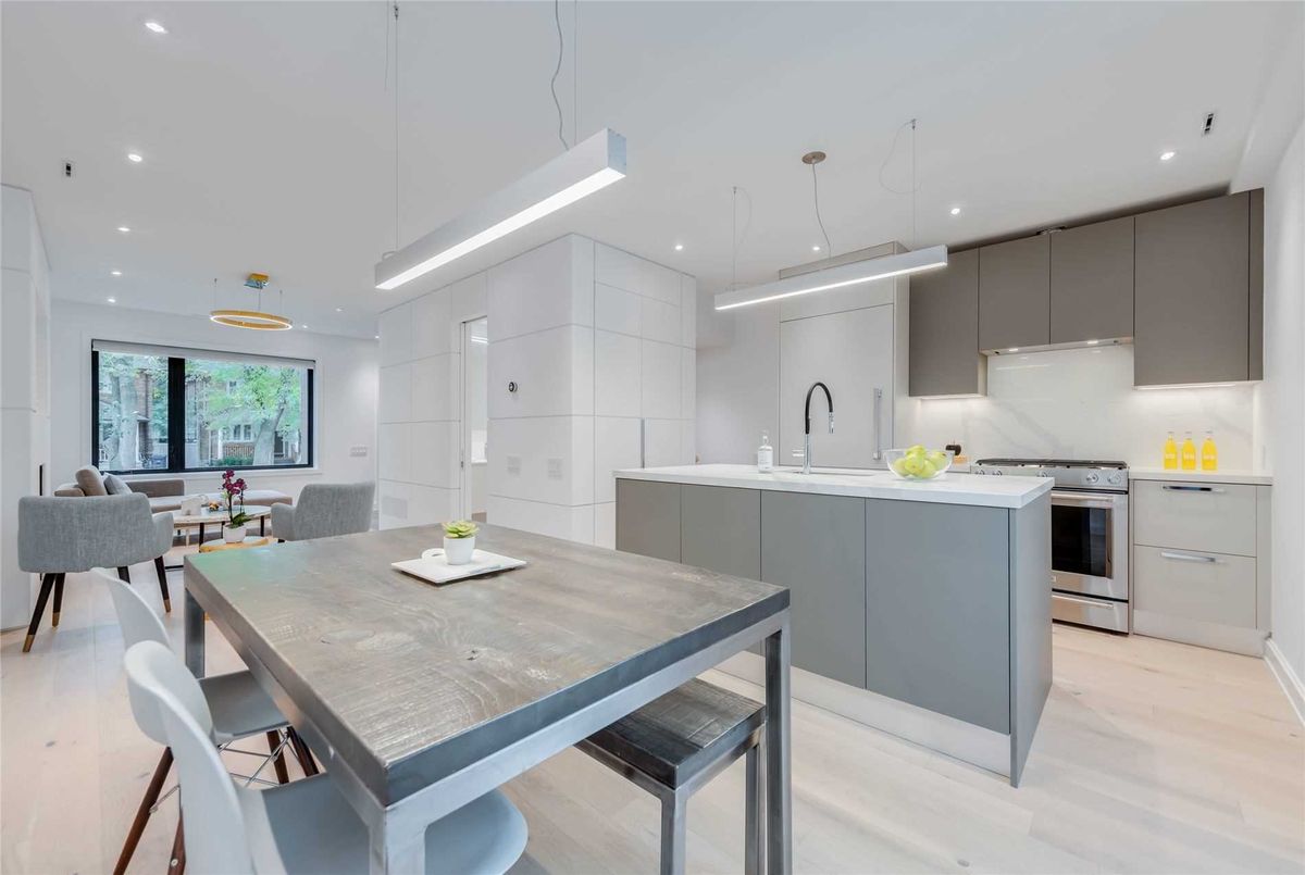 218 Woburn Ave 218 Woburn Ave Toronto